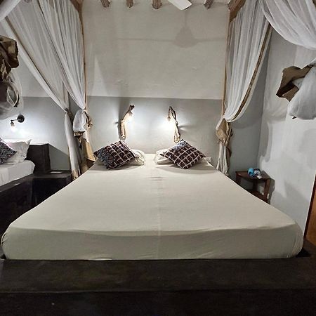 Bahari Beach Bungalows Джамбиани Экстерьер фото