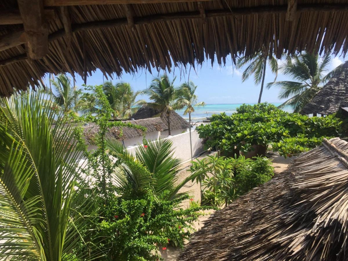 Bahari Beach Bungalows Джамбиани Экстерьер фото
