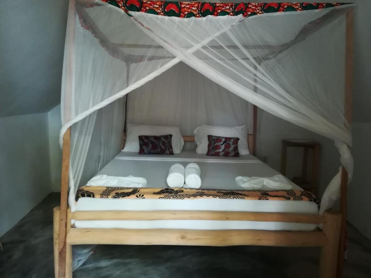 Bahari Beach Bungalows Джамбиани Экстерьер фото