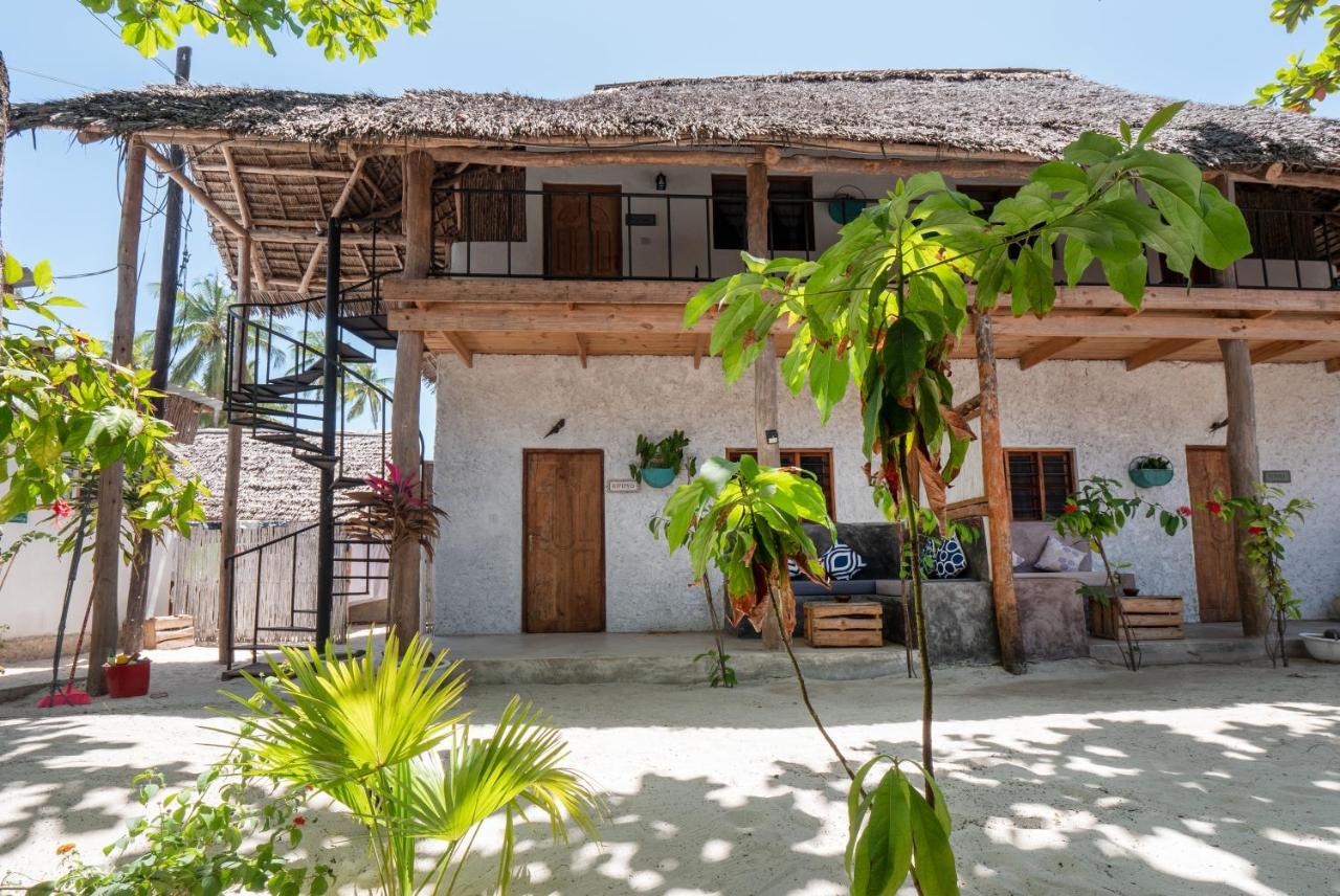 Bahari Beach Bungalows Джамбиани Экстерьер фото