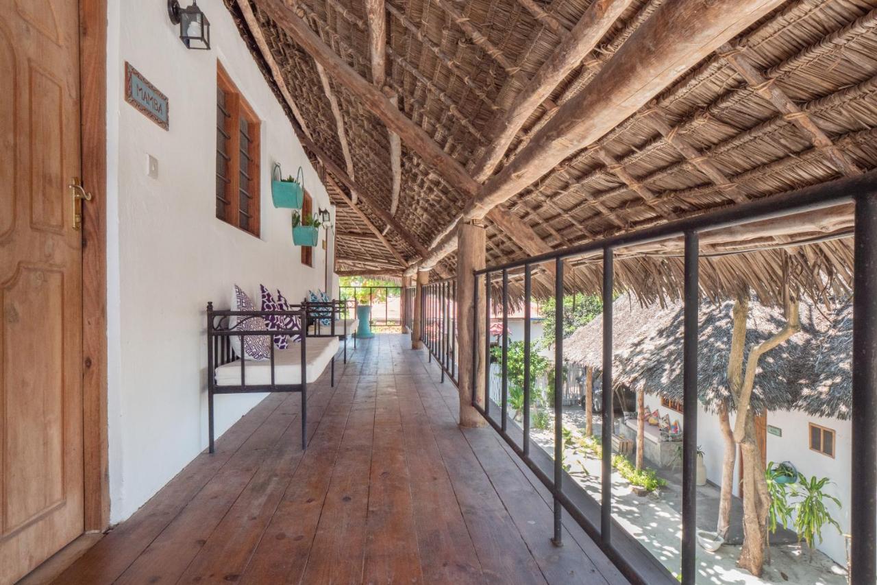 Bahari Beach Bungalows Джамбиани Экстерьер фото