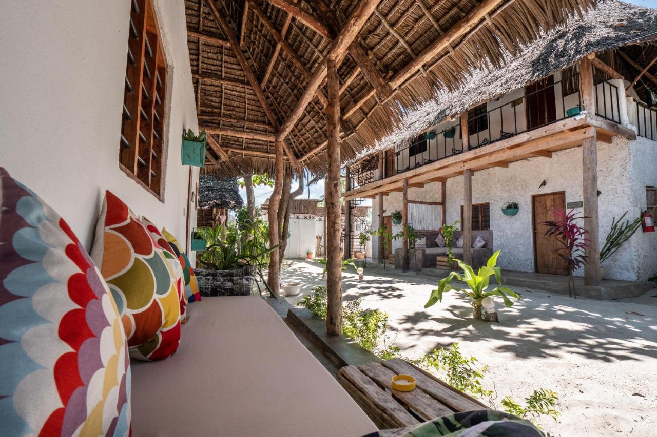 Bahari Beach Bungalows Джамбиани Экстерьер фото