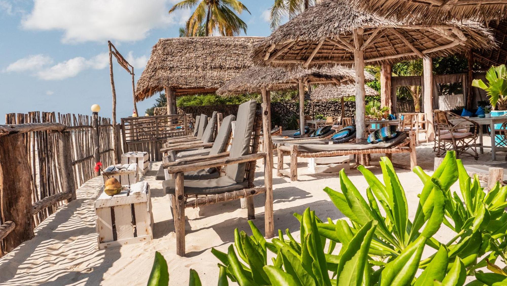 Bahari Beach Bungalows Джамбиани Экстерьер фото