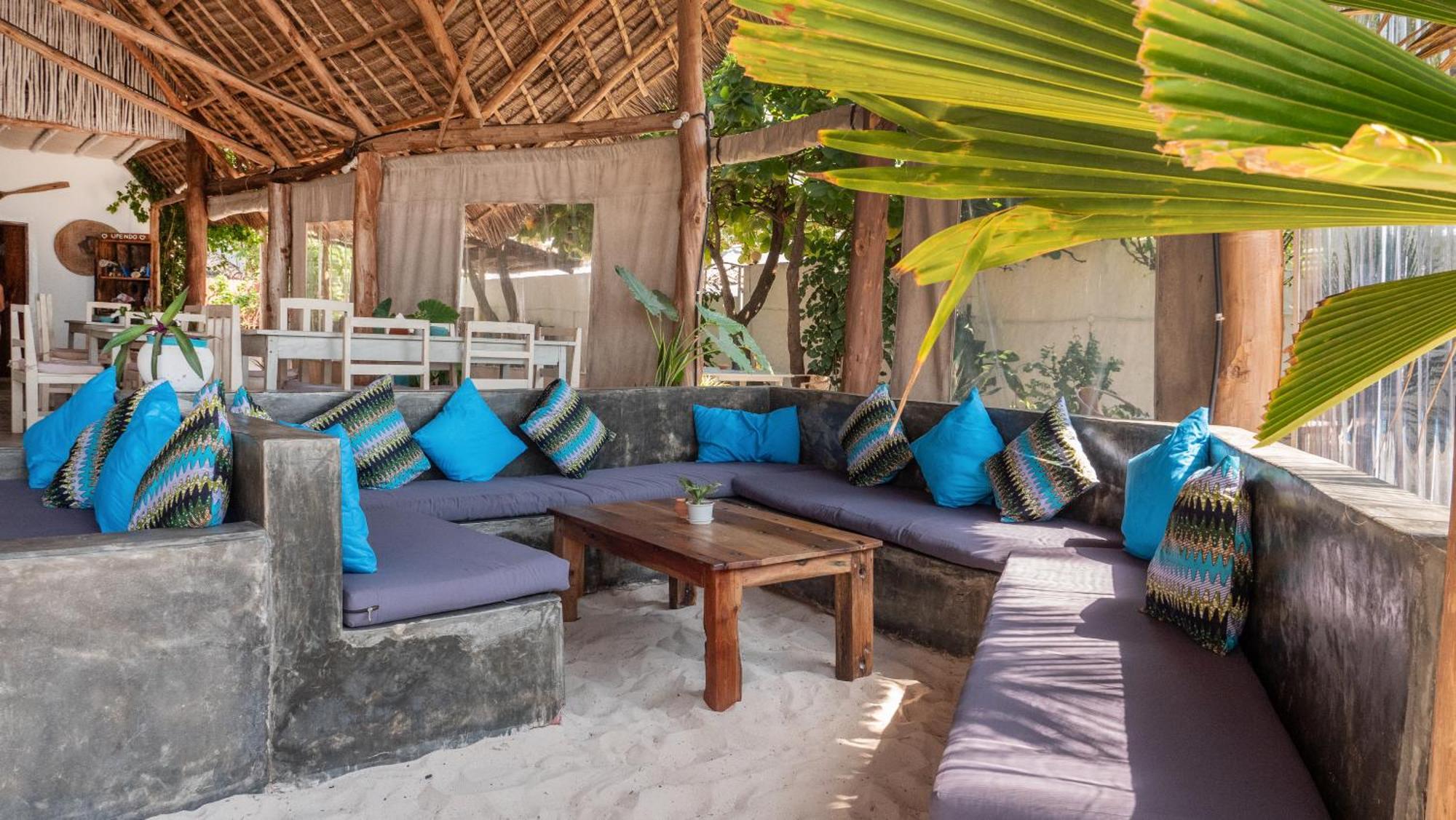 Bahari Beach Bungalows Джамбиани Экстерьер фото