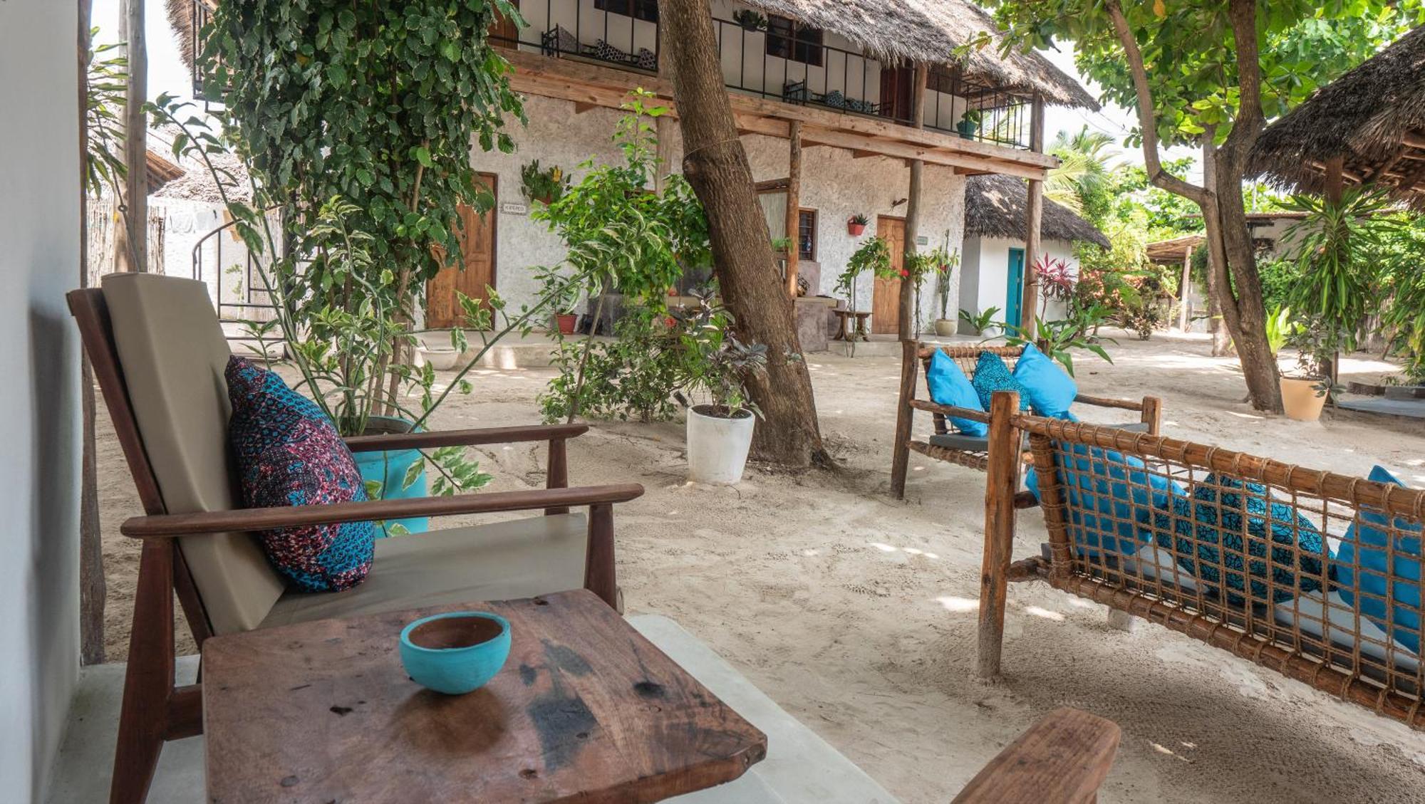 Bahari Beach Bungalows Джамбиани Экстерьер фото