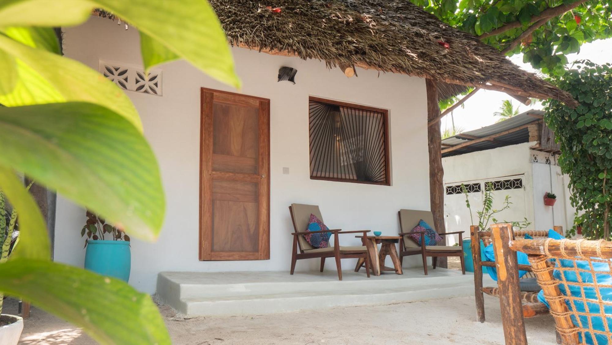 Bahari Beach Bungalows Джамбиани Экстерьер фото